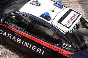 Scaglia un ecografo contro il muro e aggredisce un medico: panico al pronto soccorso