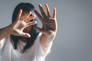 Violenza durante l’Adunata degli Alpini: una giovane denuncia ai medici del pronto soccorso