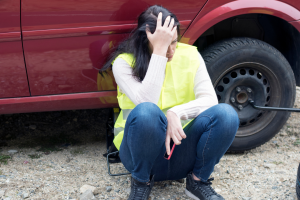 Furti con la “gomma bucata”: allarme nei pressi del Poliambulatorio