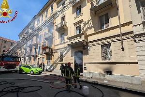 Incendio a Torino: paura in via Venasca, evacuato lo stabile