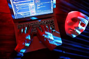 Collegno, ingegnere truffato via phishing: spariti quasi 49mila euro con un clic