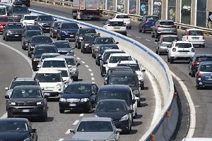 Tamponamento in tangenziale nord: traffico paralizzato tra Borgaro e Venaria