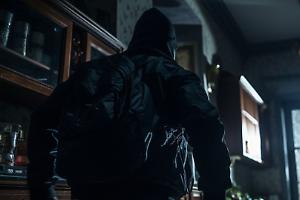 Tentato furto notturno: uomo armato di coltello alla scuola media Gramsci di Settimo Torinese