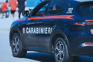 Tragedia sfiorata a Torino: uomo si arrampica su un ponteggio e minaccia di buttarsi