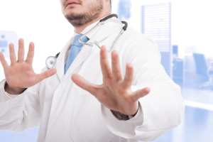 Aggressione in pediatria ad Ivrea: a processo un papà disperato