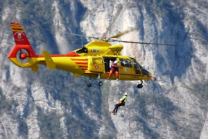Monte Rosa, tragedia nel vuoto bianco: scialpinista precipita nel Canalone Marinelli, salvo il resto del gruppo