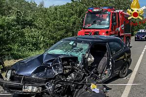 Carambola tra auto a Chianocco: tre persone elitrasportate in ospedale (FOTO)