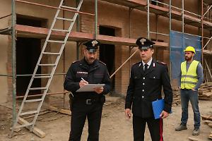 Blitz nei cantieri edili della Valsusa: due imprenditori denunciati e 17mila euro di sanzioni per gravi violazioni sulla sicurezza