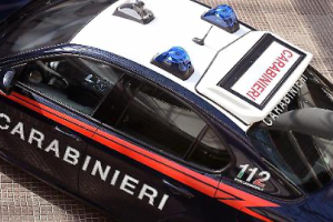 In auto con la droga pronta da vendere: fermato giovane spacciatore