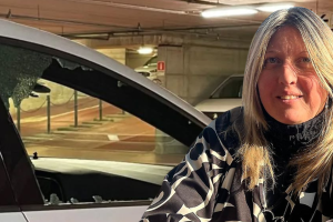 Quindici auto sfondate nel parcheggio GTT: Regio Parco ostaggio dei vandali