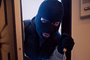 Borgaro, escalation di furti e vandalismi: la minoranza chiede risposte