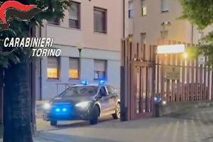 Pestaggio sul treno Torino-Bardonecchia, identificata la baby-gang: quattro sedicenni nei guai (VIDEO)