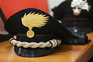 "Papà, qualcuno mi sta seguendo": 16enne trascinata per un braccio nel Biellese, fermato un 32enne