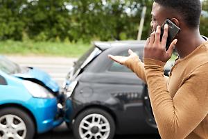 Scontro tra auto a Stupinigi, paura all’incrocio tra viale Torino