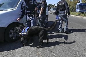 Torino, blitz anti-droga: sequestrati 600 grammi di stupefacenti, due arresti