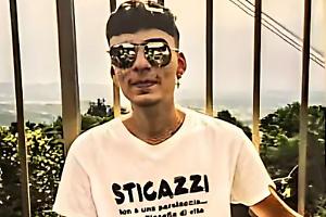 Pont Canavese in lacrime: i funerali del 17enne