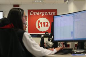 Perde 3.000 euro alle slot e crolla, la notte della disperazione di un giovane salvato dai carabinieri