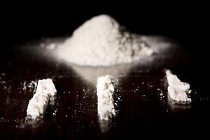 Cocaina nascosta nei jersey stradali! Giovane arrestato a Torino dopo segnalazioni su YouPol