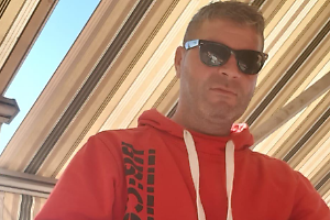 Tragedia a Chivasso: muore cadendo dal balcone