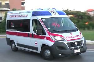 Pulmino con otto persone esce di strada a Sant’Albano Stura: feriti e paura sulla Statale 28