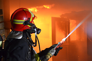  Furgone in fiamme sulla Torino-Savona: code chilometriche al rientro dal mare