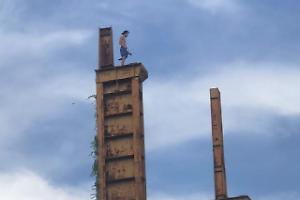 Si arrampica su un pilone delle ex acciaierie Fiat: interrotto il Kappa Futur Festival