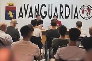 A Hitler! A Hitler! A Hitler! Saluti romani e violenza razzista: chiuso il "bar" dei neo-fascisti torinesi