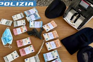 Colpo in banca da 33mila euro a Torino, ma la fuga dura poco: due arresti e bottino recuperato