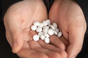 Un nuovo oppioide pericoloso sbarca in Piemonte: fermati due giovani con più di 200 pasticche