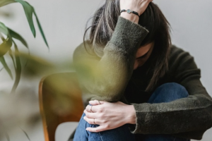 La donna trovata morta a Nole era vittima di maltrattamenti