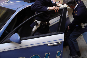 Controlli della polizia ad Asti, cinque irregolari individuati: quattro rimpatriati, uno trasferito al Cpr di Gorizia