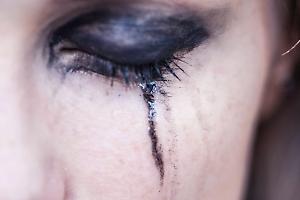 19enne denuncia abusi di gruppo: cinque ragazzi pugliesi indagati per violenza sessuale aggravata