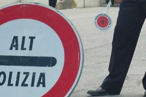 Torino, inseguimento ad alta tensione: Alfa Romeo rubata si schianta