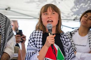 L'Idf assalta la Flotilla: il video dell'arresto di Greta Thunberg