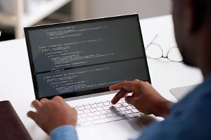 Medico a Chivasso e Settimo, stimato e insospettabile. Per 12 anni ha scambiato foto di bambini sul dark web. Indagini chiuse a Torino