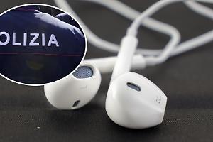All’esame della patente con auricolari e microcamera: denunciato a Vercelli
