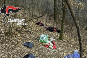 Blitz nei boschi tra Favaro e Oropa: carabinieri e polizia locale smantellano accampamenti dello spaccio