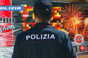 Arsenale di fuochi nascosto in garage: sequestrati 560 chili a Settimo Torinese