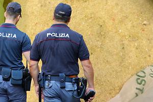 Torino, blitz della Polizia contro lo spaccio in corso Regina Margherita: due arresti e cocaina sequestrata