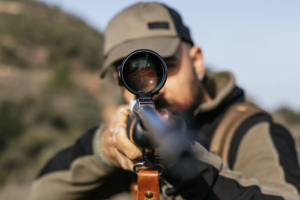 Ombre su Sarajevo, la Procura di Milano accelera: al via le audizioni sui “cecchini del weekend”