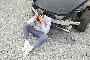 Fuga nel buio tra Bibiana e i comuni vicini: inseguimento finito nel fosso e una donna gravemente ferita