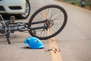 Shock in Canavese: investe un ciclista e scappa
