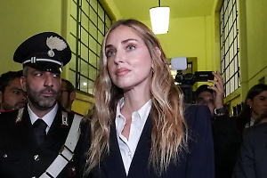 Ferragni, un anno e otto mesi senza attenuanti: per i pm guidò una truffa “ad altissima diffusione”