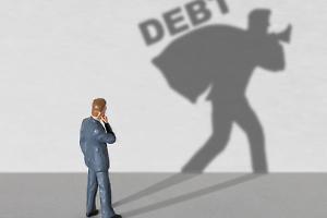 Fabbrica svuotata e milioni spariti: sei misure cautelari per la bancarotta fraudolenta che ha smantellato un’azienda di casalinghi nel Vco