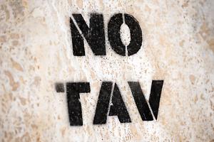 Scontri alla vigilia dell’8 dicembre: nuova notte di tensione in Val di Susa