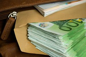 Corruzione senza freni: un’Italia marcia fino all’osso