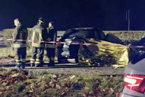 Sbalzata e travolta sull’A5: forse un’auto ha colpito la 500X prima dello schianto