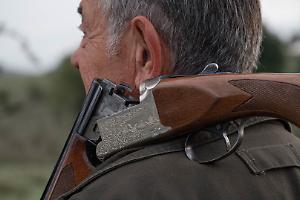 La caccia finisce nel sangue: ferito da un colpo d’arma da fuoco nel Torinese