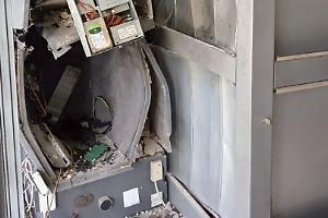 Esplosione nella notte a Druento, assalto al bancomat Unicredit sventra la filiale