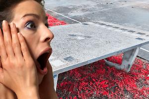 Vandalizzano un tavolo da ping pong nella notte: rabbia e segnalazioni al Comune